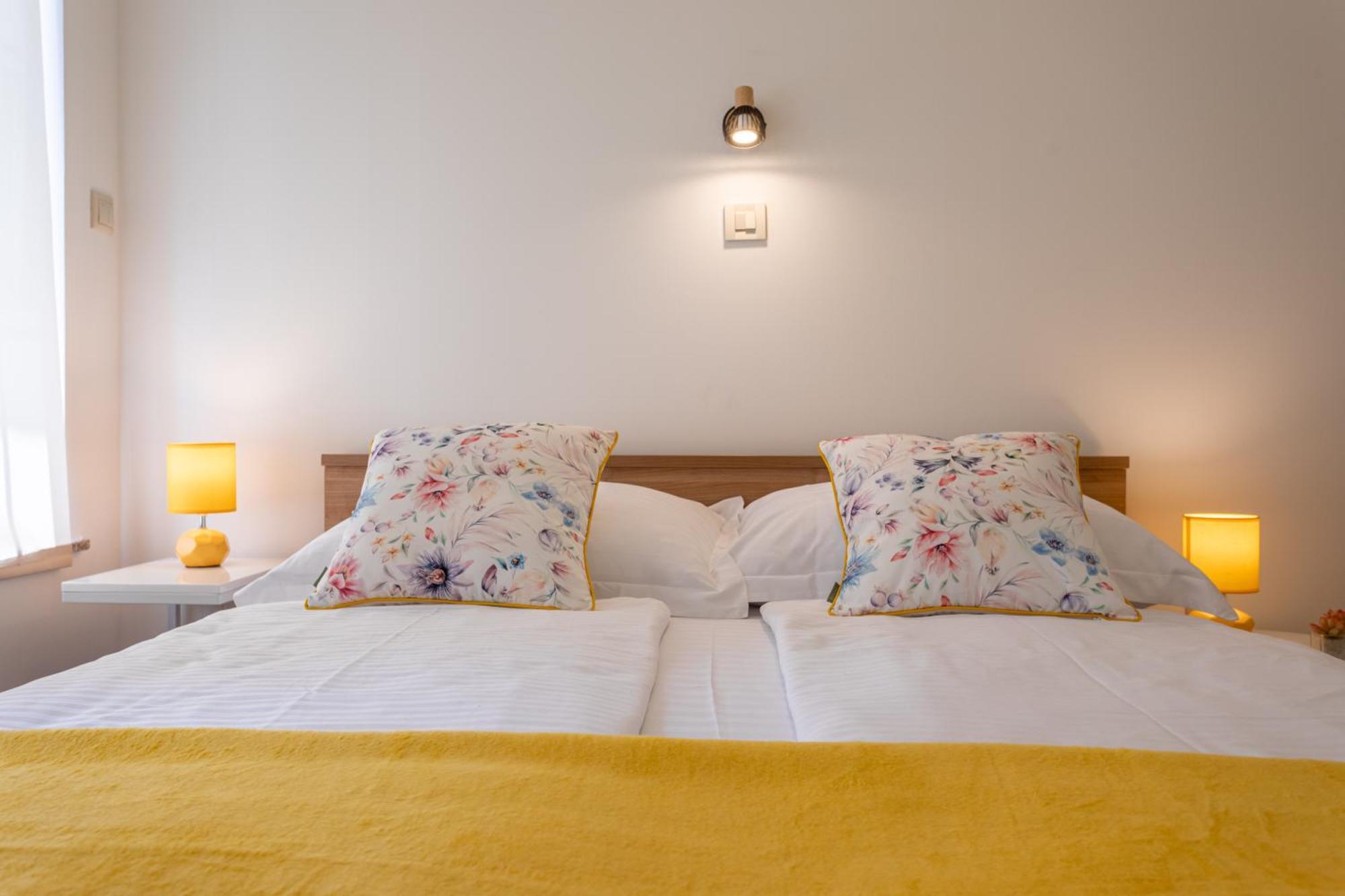Apartment Marangunija Malinska Ngoại thất bức ảnh